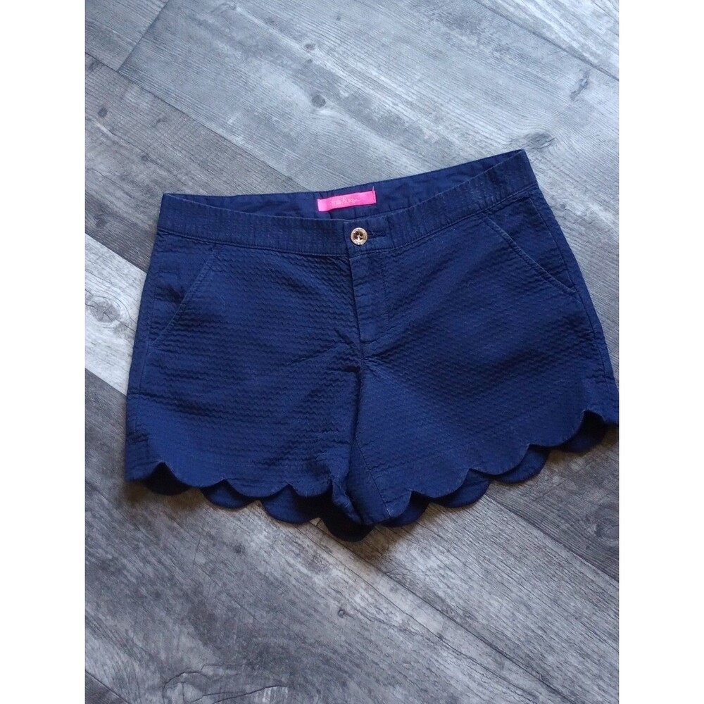 Lilly Pulitzer Women's 4 Blue Buttercup Scallop Shorts With Textured Fabric